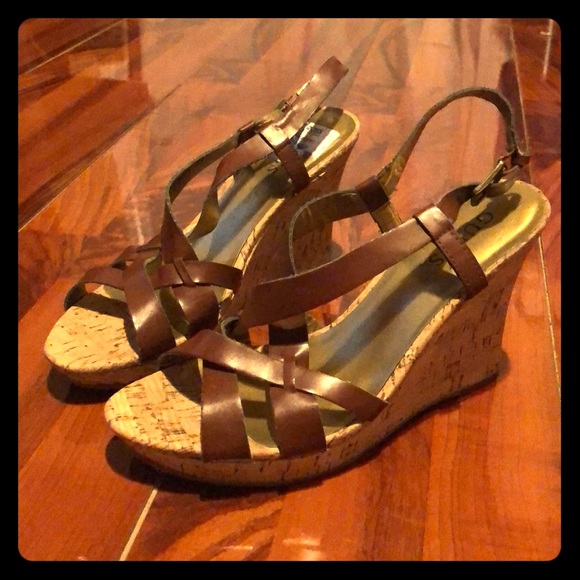 Guess Wedges - Picture 1 of 2